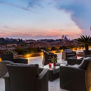 Navona Queen Rooftop Pensionat